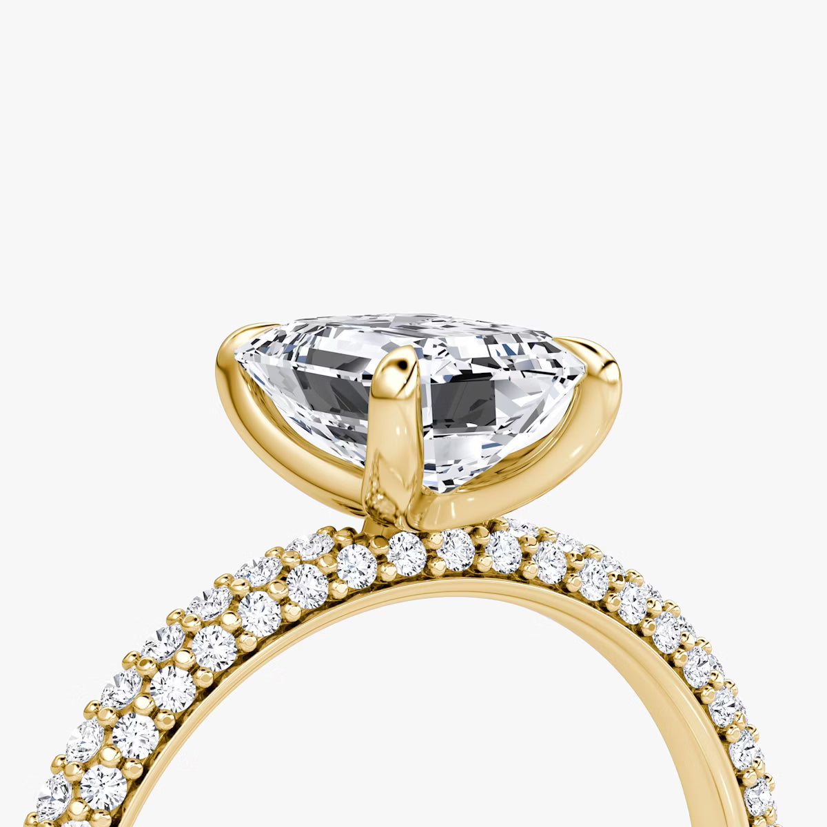 The Luxe Emerald Diamond Pavé Ring