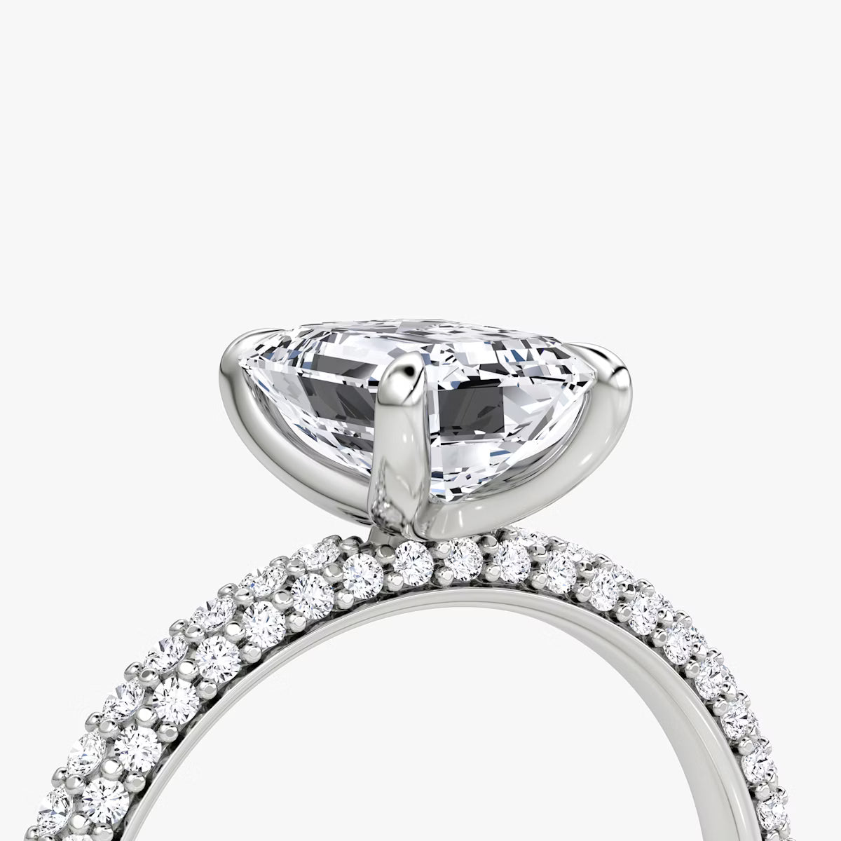 The Luxe Emerald Diamond Pavé Ring