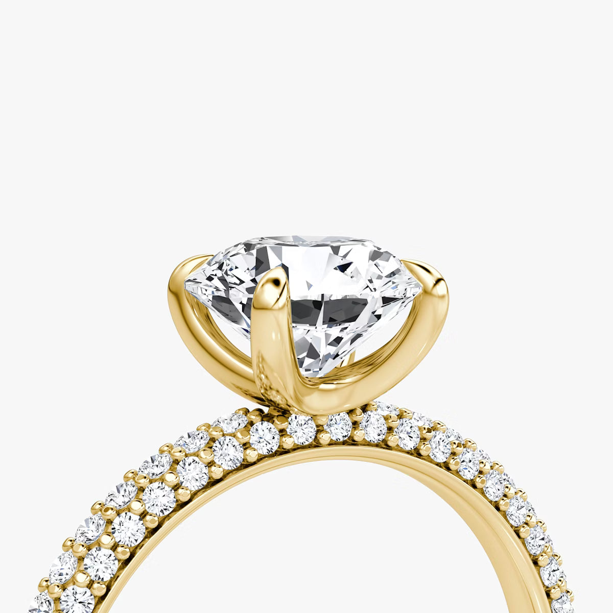 The Luxe Round Diamond Pavé Ring