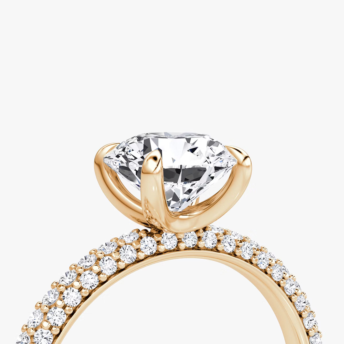 The Luxe Round Diamond Pavé Ring