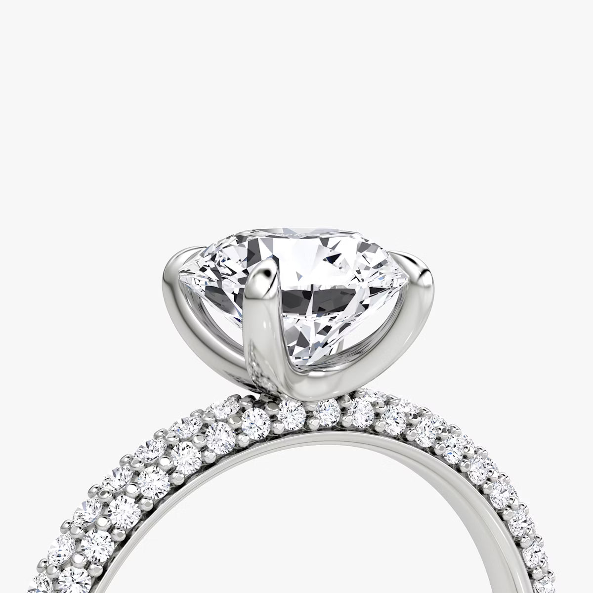 The Luxe Round Diamond Pavé Ring